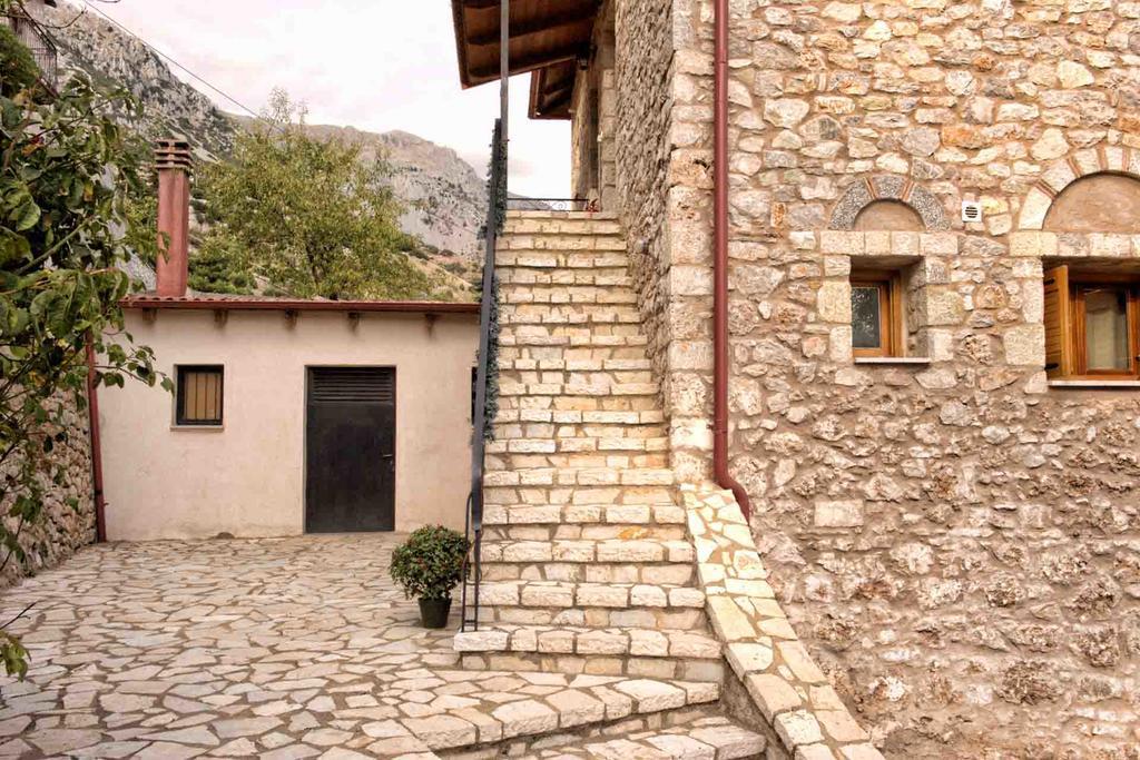 Katsarou Apartments Arachova Bagian luar foto