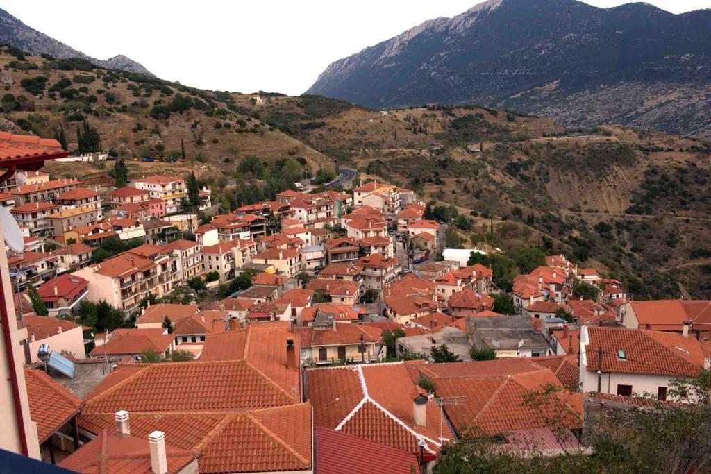 Katsarou Apartments Arachova Bagian luar foto