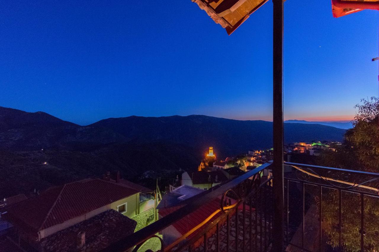 Katsarou Apartments Arachova Bagian luar foto