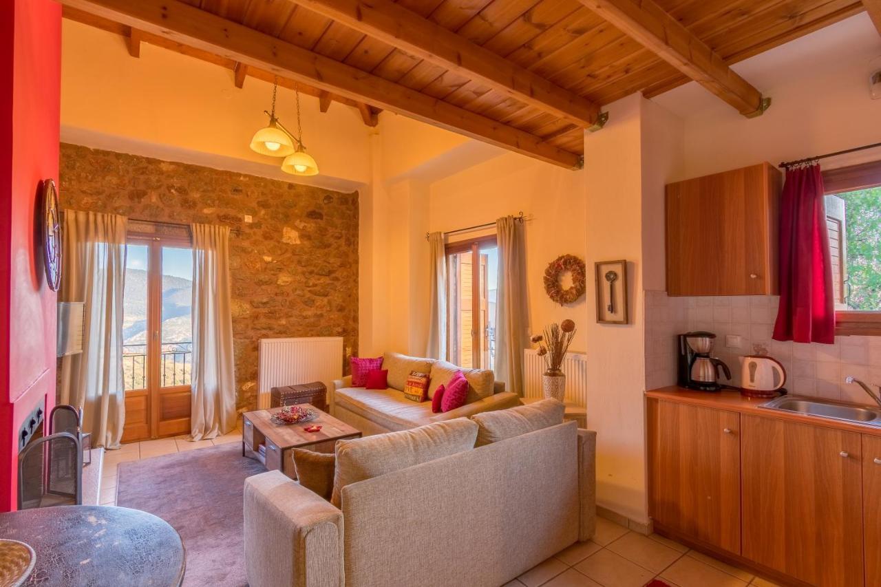 Katsarou Apartments Arachova Bagian luar foto