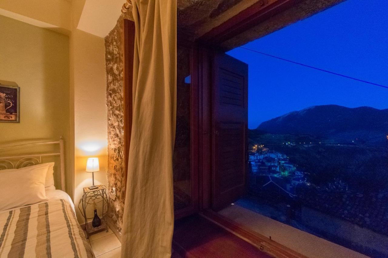 Katsarou Apartments Arachova Bagian luar foto